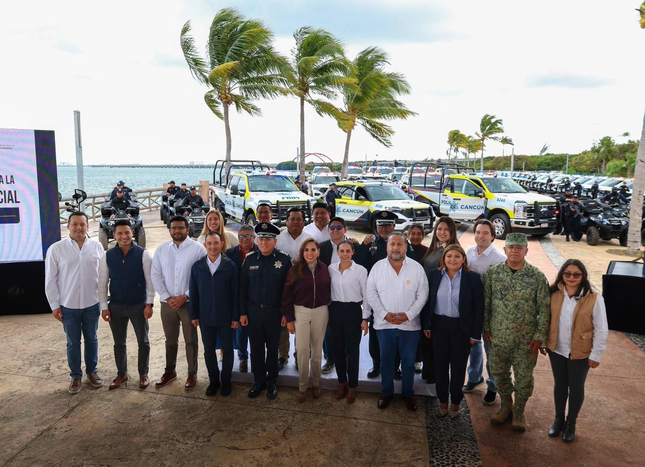 Entregan nuevas patrullas para fortalecer la seguridad en Cancún ...